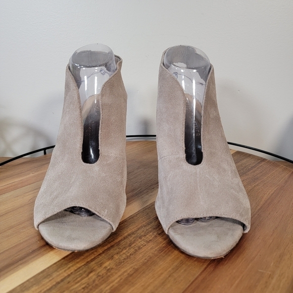 Gibson & Latimer Londyn Suede Slingbacks Booties Heels Size 10 - Picture 6 of 17